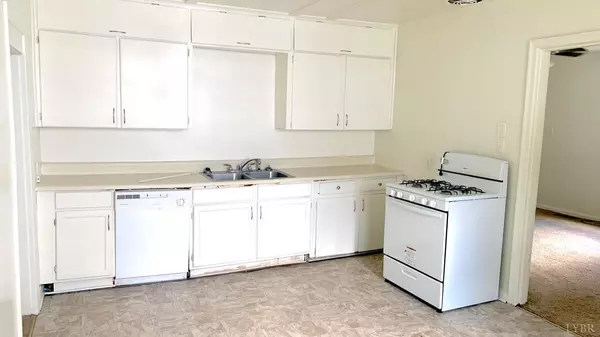 Lynchburg, VA 24501,913 McCausland ST