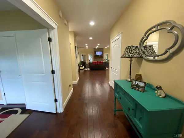 Evington, VA 24550,3 Benchmark DR