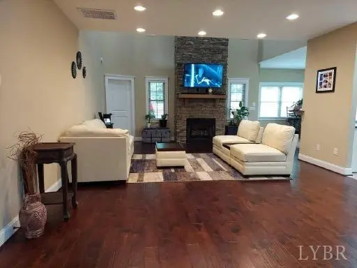 Evington, VA 24550,3 Benchmark DR