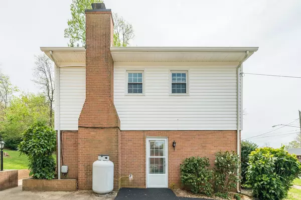 Lynchburg, VA 24501,3932 Moorman DR