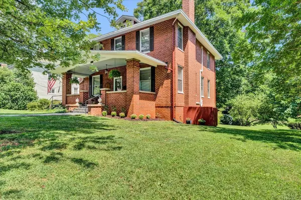 Bedford, VA 24523,412 Avenel AVE