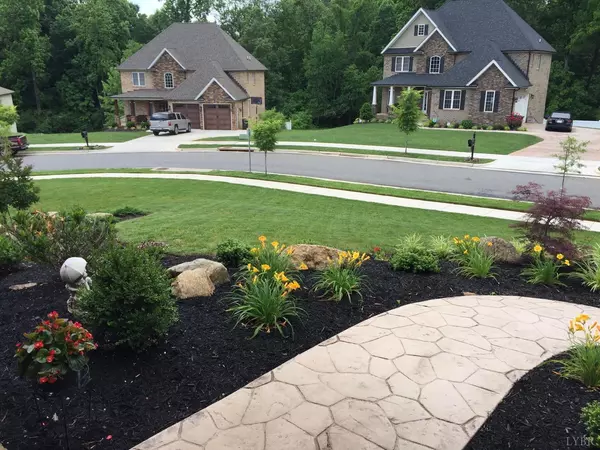 Lynchburg, VA 24502,102 Creekview CT