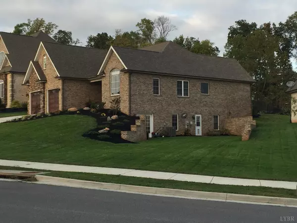 Lynchburg, VA 24502,102 Creekview CT