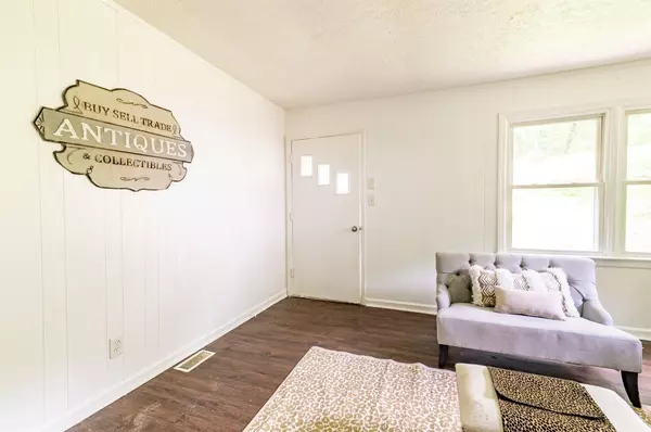 Brookneal, VA 24528,137 Central ST