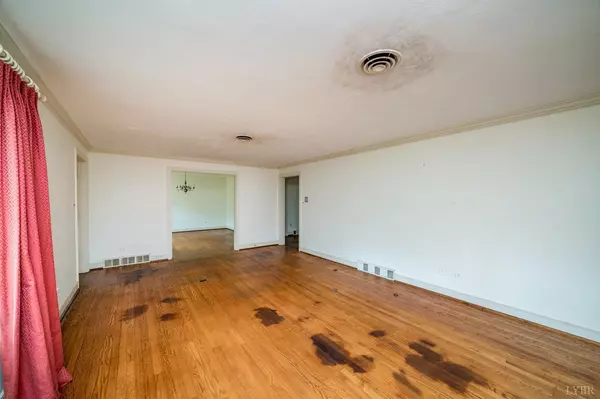 Brookneal, VA 24528,1252 Lynchburg AVE