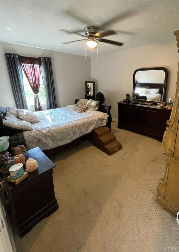 Lynchburg, VA 24502,1933 Wards Ferry RD