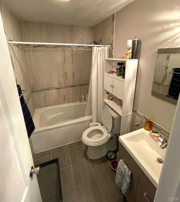 Lynchburg, VA 24502,1933 Wards Ferry RD