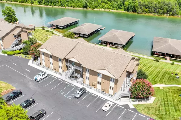 Huddleston, VA 24104,1103 Mariners WAY