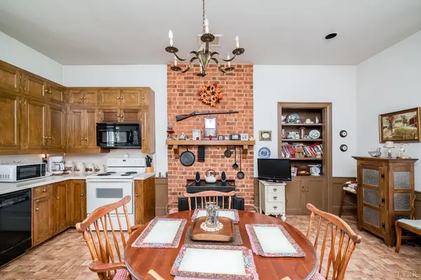 Appomattox, VA 24522,1857 South Fork RD