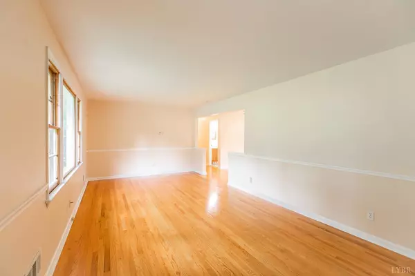 Lynchburg, VA 24502,709 Mohawk DR