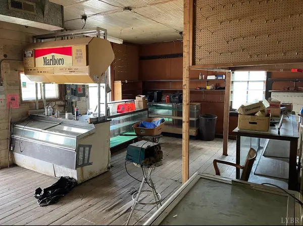 Moneta, VA 24121,8924 Dickerson Mill RD