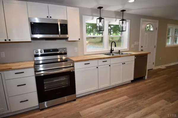 Madison Heights, VA 24572,131 Oak Leaf DR