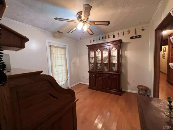 Drakes Branch, VA 23937,200 Piney LN