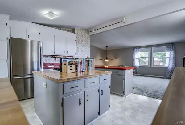 Lynchburg, VA 24502,504 Dawnridge DR