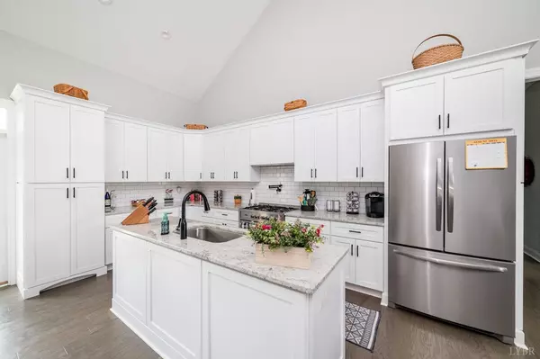 Lynchburg, VA 24503,1320 Glenbrooke DR