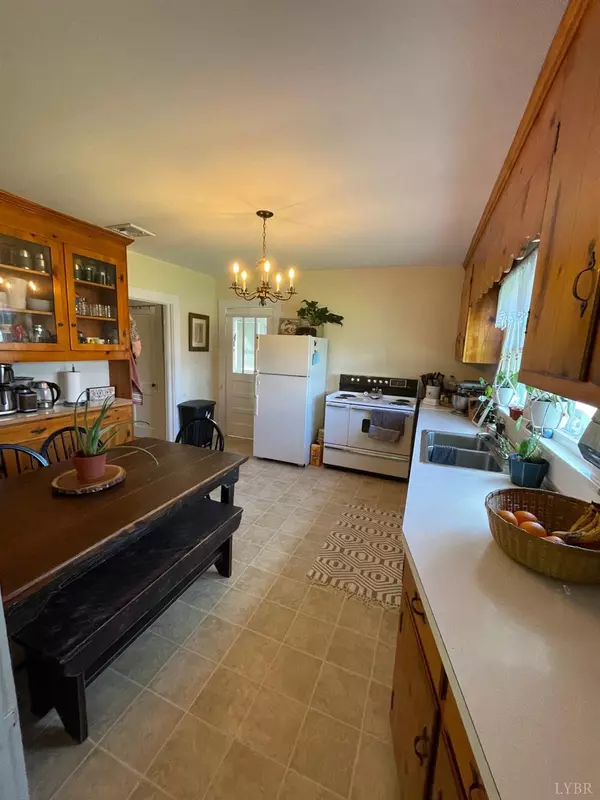 Hurt, VA 24563,200 Jasper Wood RD