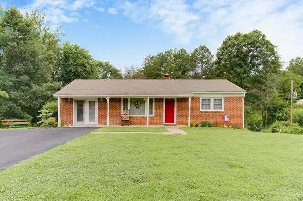 3829 River Ridge RD, Appomattox, VA 24522