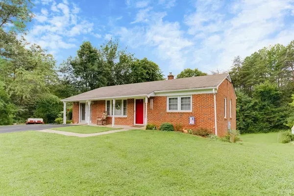Appomattox, VA 24522,3829 River Ridge RD