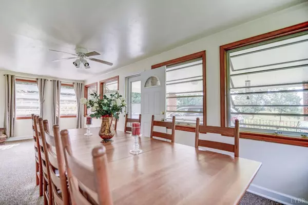 Bedford, VA 24523,4366 Shingle Block RD