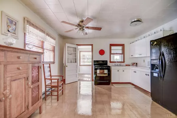 Bedford, VA 24523,4366 Shingle Block RD