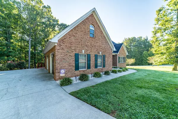 Evington, VA 24550,370 Hunters Mill LN