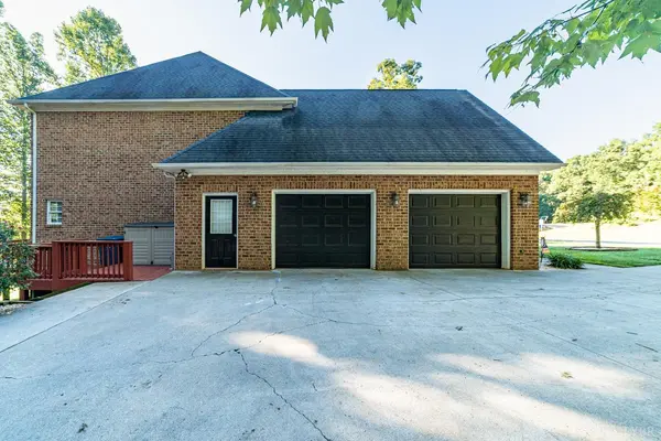 Evington, VA 24550,370 Hunters Mill LN