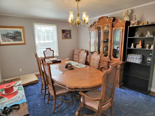 Appomattox, VA 24522,991 Oakville RD