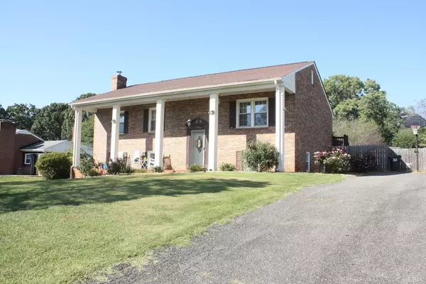 156 Crestwood DR, Madison Heights, VA 24572