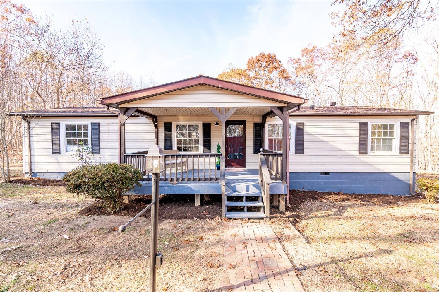 809 Redbird DR, Gladstone, VA 24553