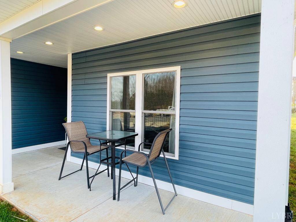Moneta, VA 24121,1138 Mayberry Hills WAY