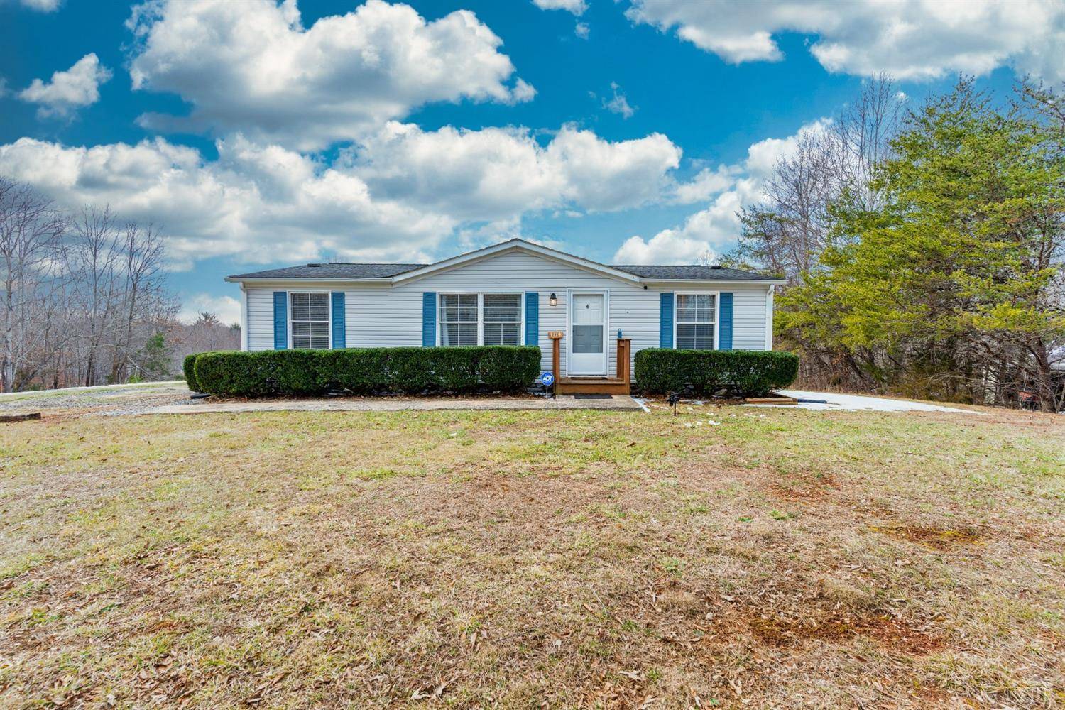484 Monacan Park RD, Madison Heights, VA 24572