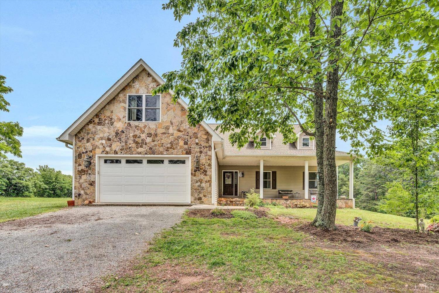 177 Three Oaks RD, Wirtz, VA 24184
