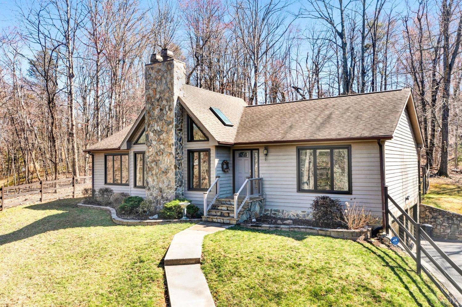 301 brookledge DR #301, Vinton, VA 24179