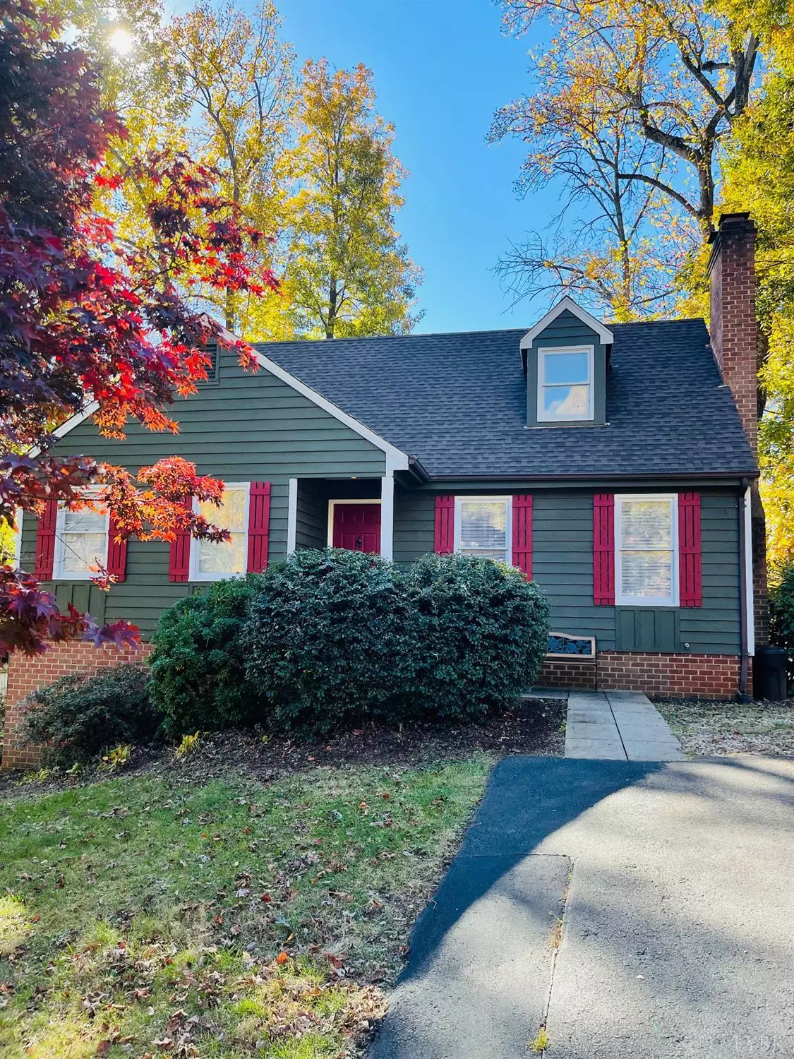 Forest, VA 24551,208 Colonial CT