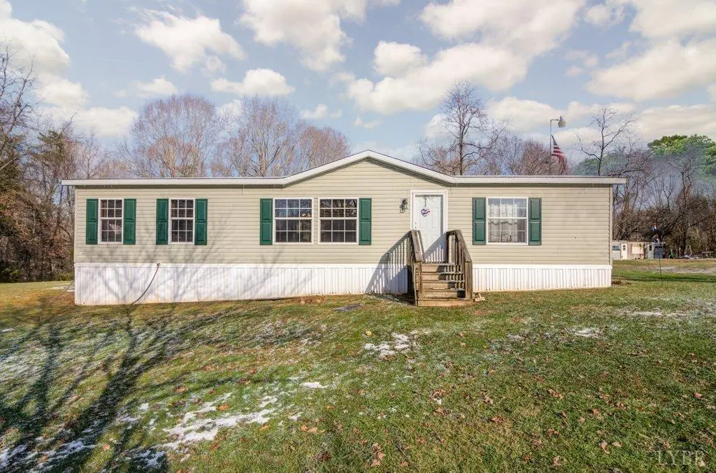 1135 Walnut Springs Dr, Bedford, VA 24523