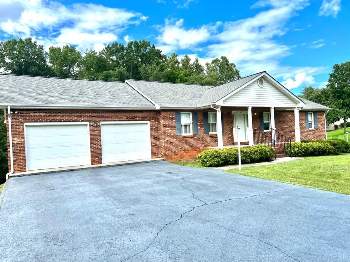 Altavista, VA 24517,419 Holly Hills DR