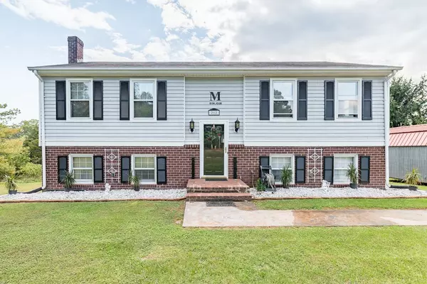 212 Nottaway DR, Madison Heights, VA 24572