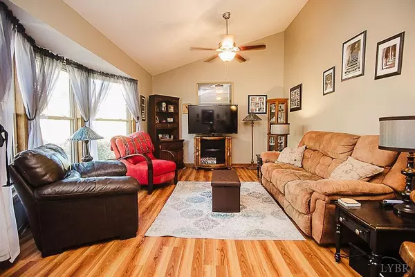 Vinton, VA 24179,1031 Jeanette AVE