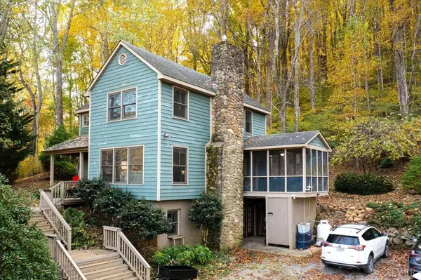 2712 Sweet Hollow RD, Big Island, VA 24526