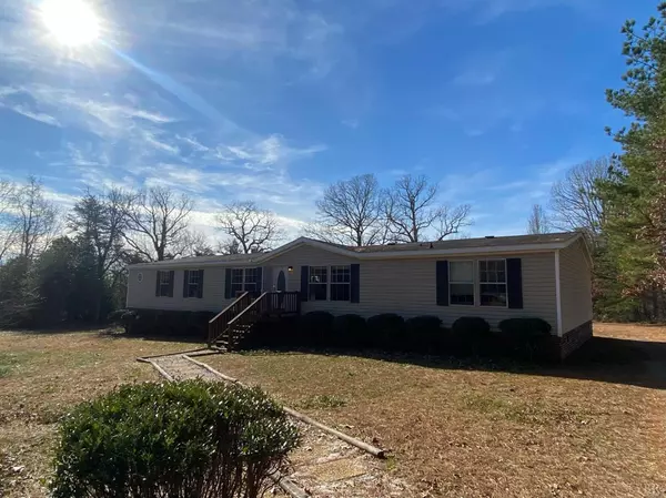 3008 Allen TRL, Scottsburg, VA 24589