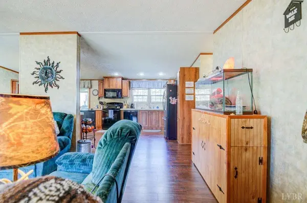 1135 Walnut Springs Dr, Bedford, VA 24523