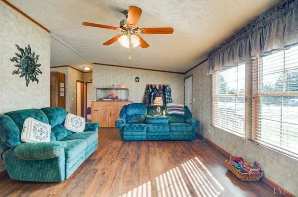 1135 Walnut Springs Dr, Bedford, VA 24523