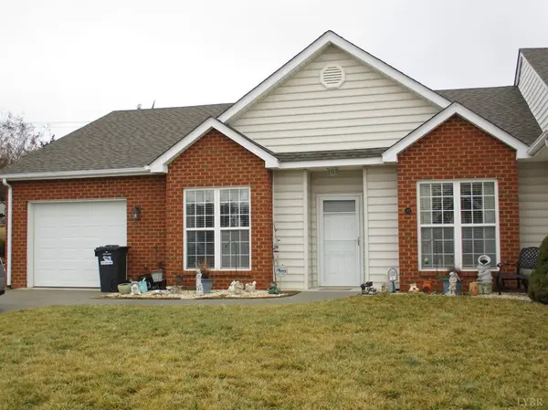 33 Crocetti LN, Lynchburg, VA 24501