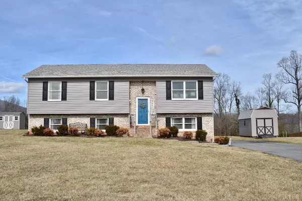 173 Nottaway DR, Madison Heights, VA 24572