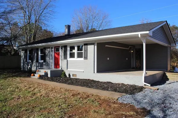 Gladys, VA 24554,5763 Three Creeks Rd