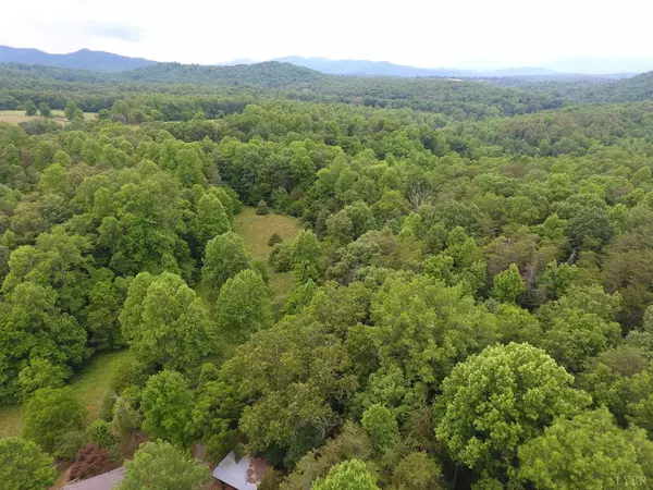 Shipman, VA 22971,284 Oakland Farm LN