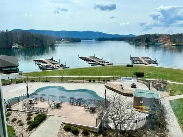 Huddleston, VA 24104,1217 Graves Harbor TRL