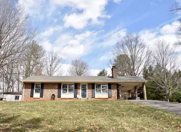 105 Valleyview DR, Madison Heights, VA 24572