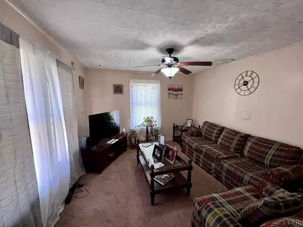 Shipman, VA 22971,195 Peavine LN