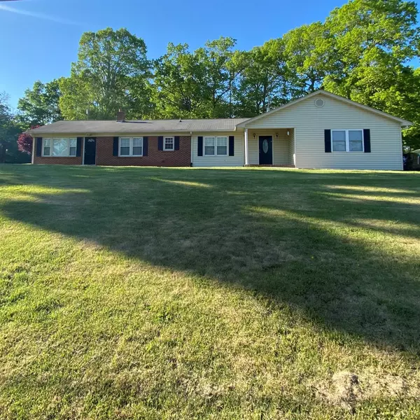 Hurt, VA 24563,793 Clover RD